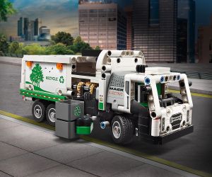LEGO® Technic Боклукчийски камион Mack® LR Electric 42167 