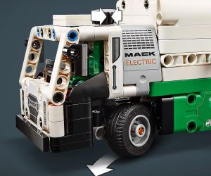 LEGO® Technic Боклукчийски камион Mack® LR Electric 42167 
