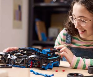 LEGO® Technic Състезателна кола PORSCHE GT4 E-PERFORMANCE 42176 
