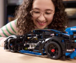 LEGO® Technic Състезателна кола PORSCHE GT4 E-PERFORMANCE 42176 