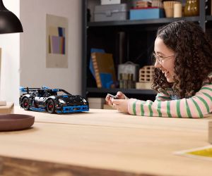 LEGO® Technic Състезателна кола PORSCHE GT4 E-PERFORMANCE 42176 