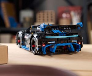LEGO® Technic Състезателна кола PORSCHE GT4 E-PERFORMANCE 42176 