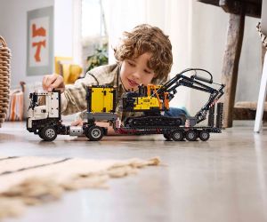 LEGO® Technic™ Камион Volvo FMX и екскаватор EC230 42175 