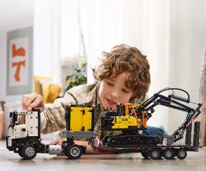 LEGO® Technic™ Камион Volvo FMX и екскаватор EC230 42175 