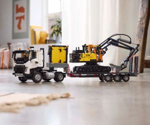 LEGO® Technic™ Камион Volvo FMX и екскаватор EC230 42175 