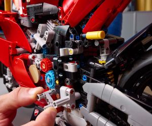 LEGO® Technic Мотоциклет Ducati Panigale V4 S 42202 