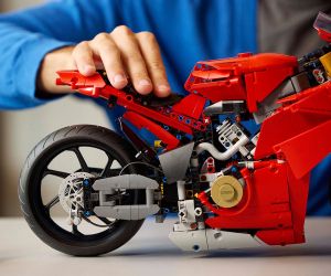 LEGO® Technic Мотоциклет Ducati Panigale V4 S 42202 