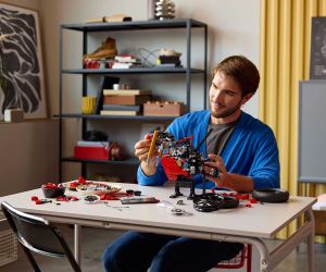 LEGO® Technic Мотоциклет Ducati Panigale V4 S 42202 