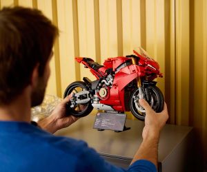 LEGO® Technic Мотоциклет Ducati Panigale V4 S 42202 