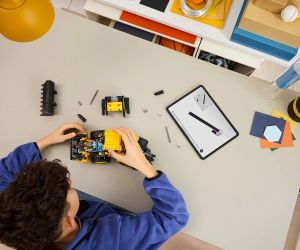 LEGO® Technic Колесен товарач Volvo L120 Electric 42209 