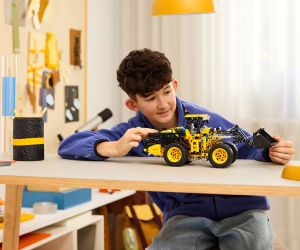 LEGO® Technic Колесен товарач Volvo L120 Electric 42209 
