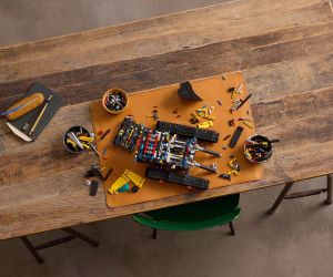 LEGO® Technic Екскаватор Volvo EC500 Hybrid 42215 