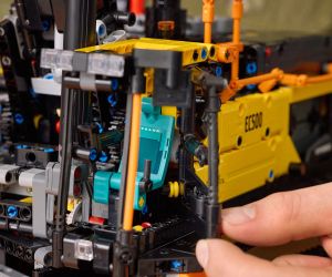 LEGO® Technic Екскаватор Volvo EC500 Hybrid 42215 