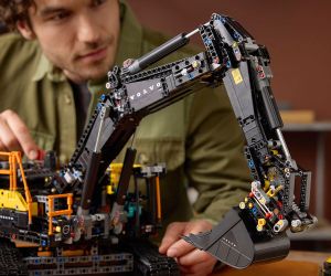 LEGO® Technic Екскаватор Volvo EC500 Hybrid 42215 