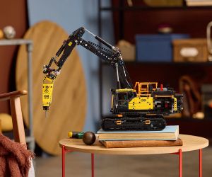 LEGO® Technic Екскаватор Volvo EC500 Hybrid 42215 