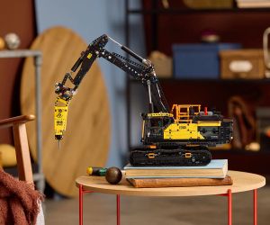 LEGO® Technic Екскаватор Volvo EC500 Hybrid 42215 