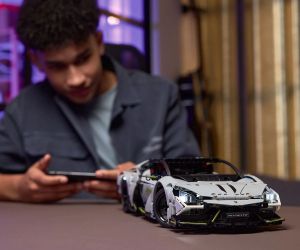 LEGO® Technic Спортна суперкола Lamborghini Revuelto 42214 