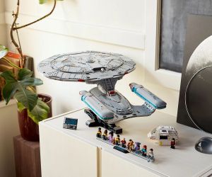 LEGO® Icons Star Trek U.S.S. Enterprise NCC-1701-D™ 10356 