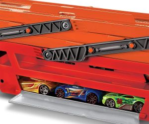 Hot Wheels Мега транспортьор-автовоз