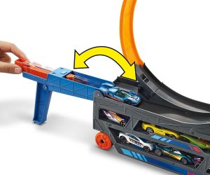 Hot Wheels Игрален комплект Транспортьор с писта и количка