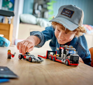 LEGO® City Камион F1 за показване със състезателна кола Audi F1 60493