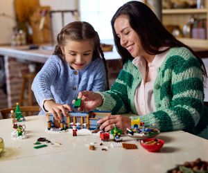 LEGO® Icons Пощата на Дядо Коледа 10339