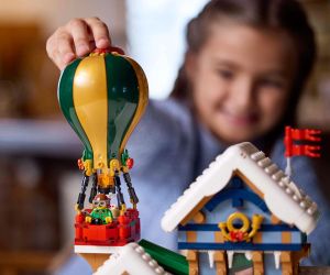 LEGO® Icons Пощата на Дядо Коледа 10339