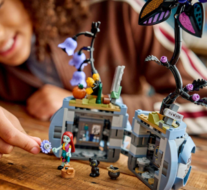LEGO® Disney Цветето на Сали 43288