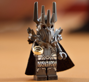 LEGO® Icons Властелинът на пръстените Шлемът на Саурон 11373