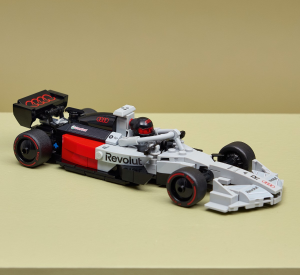 LEGO® Speed Champions F1® Състезателна кола Audi Revolut F1® Team R26 77259