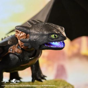 HOW TO TRAIN YOUR DRAGON Дракон Беззъб с плазмен дъх