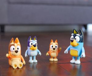 BLUEY Комплект 4 фигурки Блуи и семейство