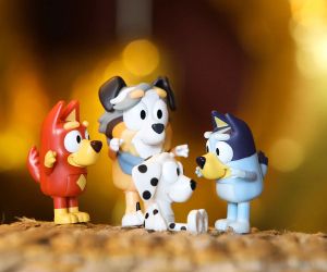 BLUEY Комплект 4 фигурки Блуи и съученици
