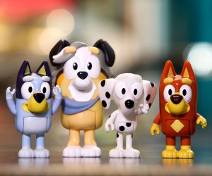 BLUEY Комплект 4 фигурки Блуи и съученици