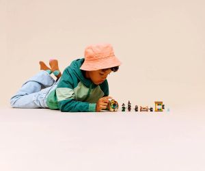 LEGO® Harry Potter™ Замъкът Хогуортс Церемония с разпределителната шапка 76460 