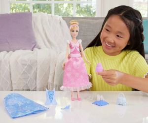 Disney Princess Кукла Пепеляшка с 2 тоалета и 9 аксесоара