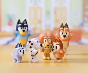 BLUEY Комплект 8 фигурки за игра