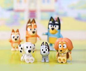 BLUEY Комплект 8 фигурки за игра