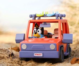 BLUEY Семеен автомобил