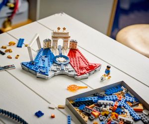LEGO® Editions Килиан Мбапе - футболни акценти 43013 