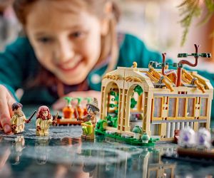 LEGO® Harry Potter Замъкът Хогуортс Час по билкология 76445 
