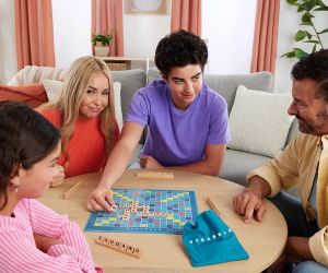Scrabble Original Игра на български език 2в1 с дървени плочки