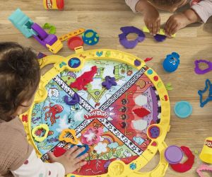 Play Doh Преносима подложка за игра с 4 цвята