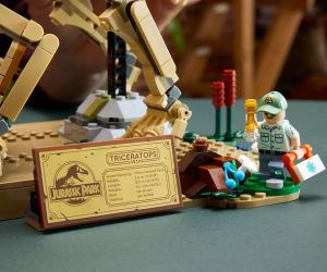 LEGO® Jurassic World Вкаменелости от динозаври: трицератопс 77985 