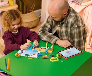 LEGO® Disney™ Забавление на плажа с Лило и Стич 43280 