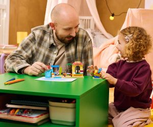 LEGO® Disney™ Забавление на плажа с Лило и Стич 43280 