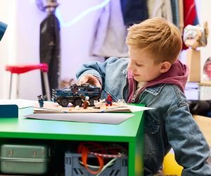 LEGO® Marvel Super Heroes Преследване на затворнически транспорт със Спайдърмен 76349 