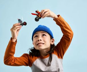 LEGO® NINJAGO® Състезанието с мотоциклети на Кай 71838 