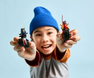 LEGO® NINJAGO® Състезанието с мотоциклети на Кай 71838 