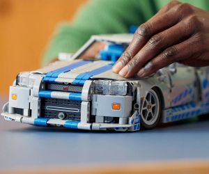 LEGO® Technic „Бързи и яростни 2“: Кола Nissan Skyline GT-R (R34) 42210 